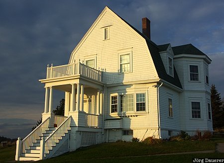 The keeper's house Atlantic ocean, United States, Maine, Marshall Point Light, Port Clyde, beach, clouds, USA, Vereinigte Staten, ME