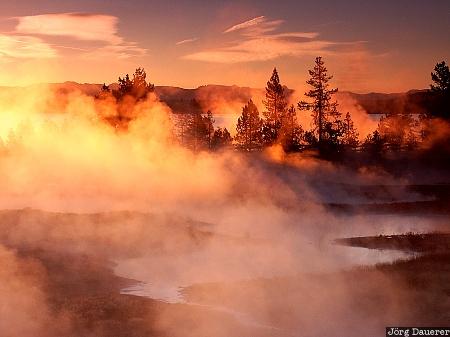 Sunrise thermal feature, steam, Yellowstone Lake, sunrise, Yellowstone National Park, Wyoming, United States, USA, Vereinigte Staten, WY