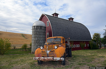 Colfax, United States, USA, Washington, barn, car wreck, clouds